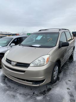 2005 TOYOTA SIENNA