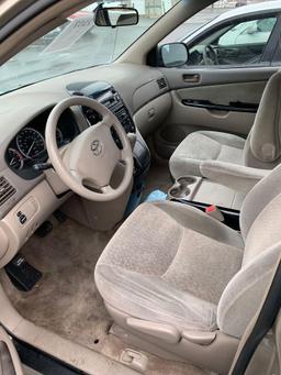 2005 TOYOTA SIENNA