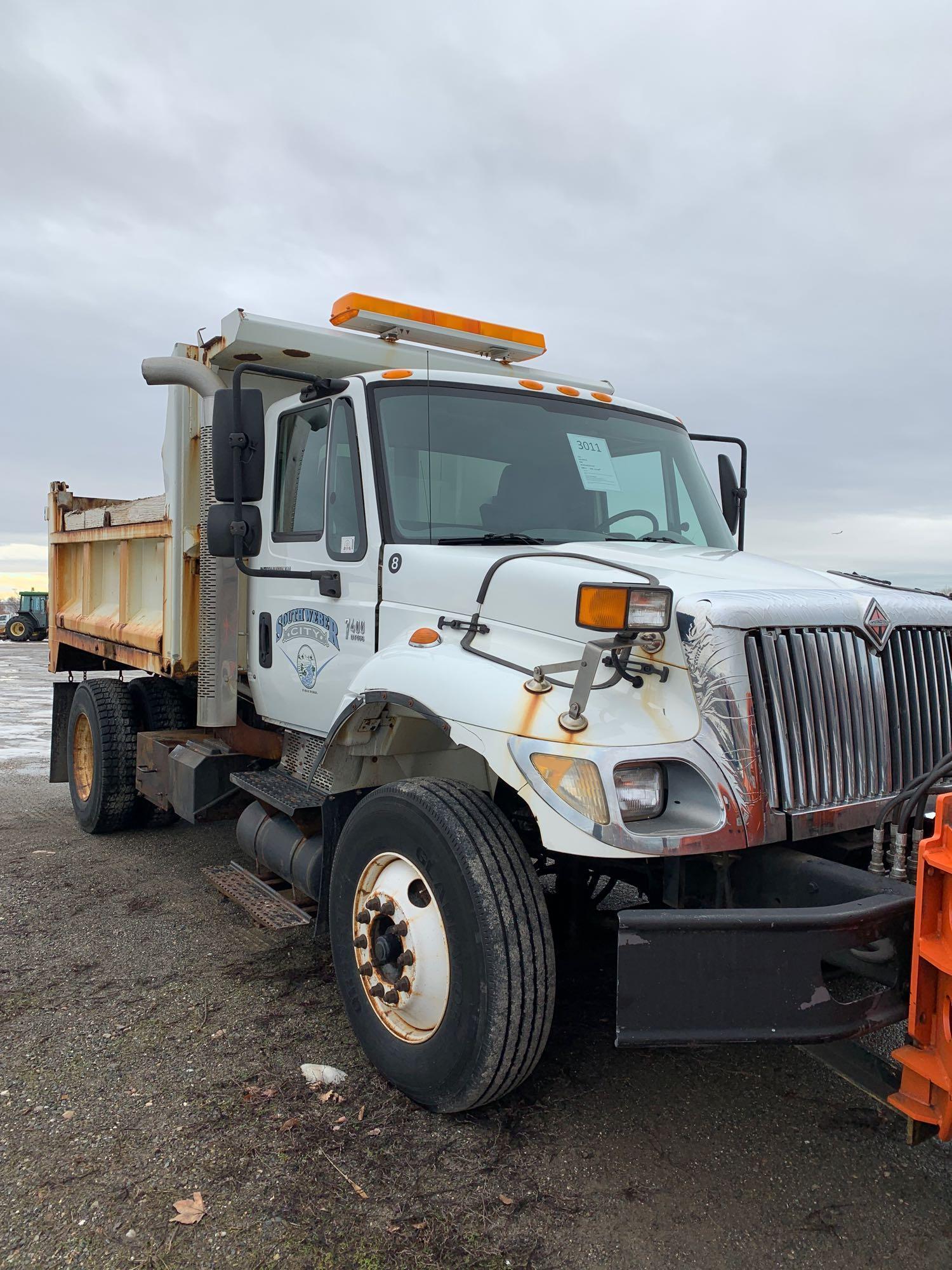 2003 INTL 7600 DUMP