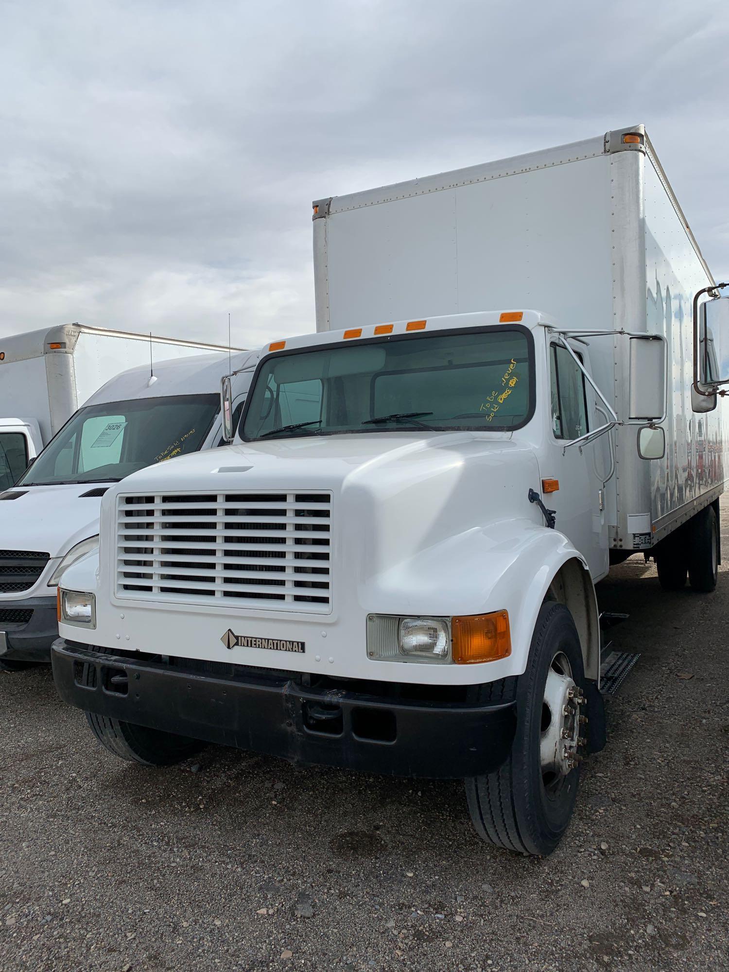 2002 INTL BOX TRUCK