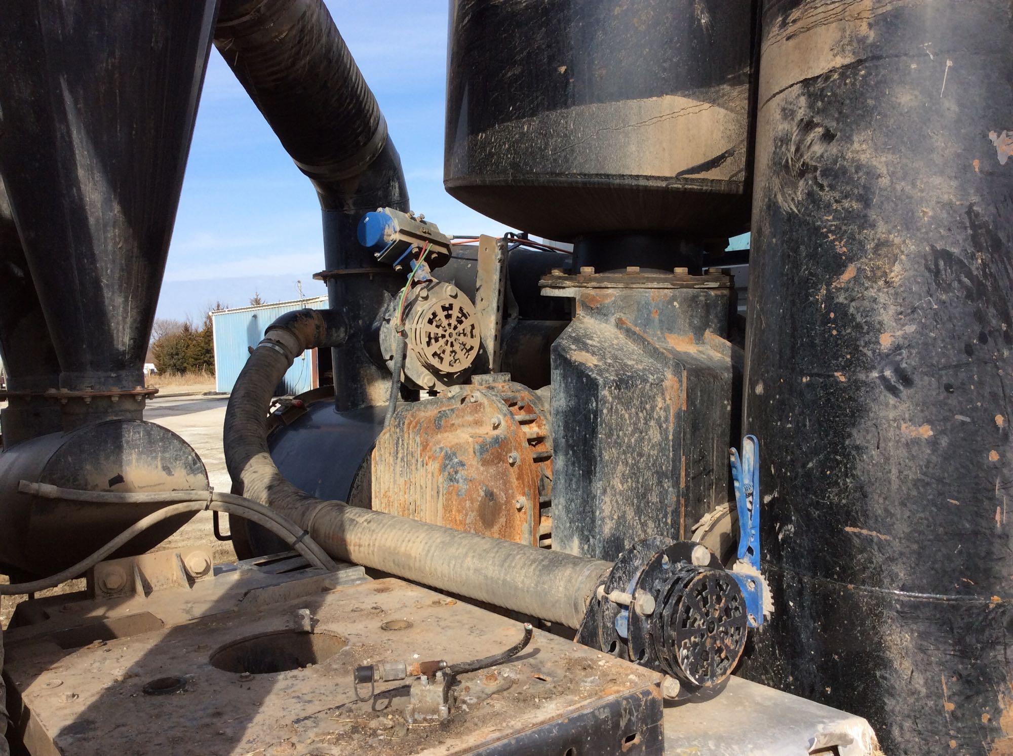 2011 INTERNATIONAL VACTOR HYDRO EXCAVATOR. DEALERS ONLY !!! WRECKED/PARTS