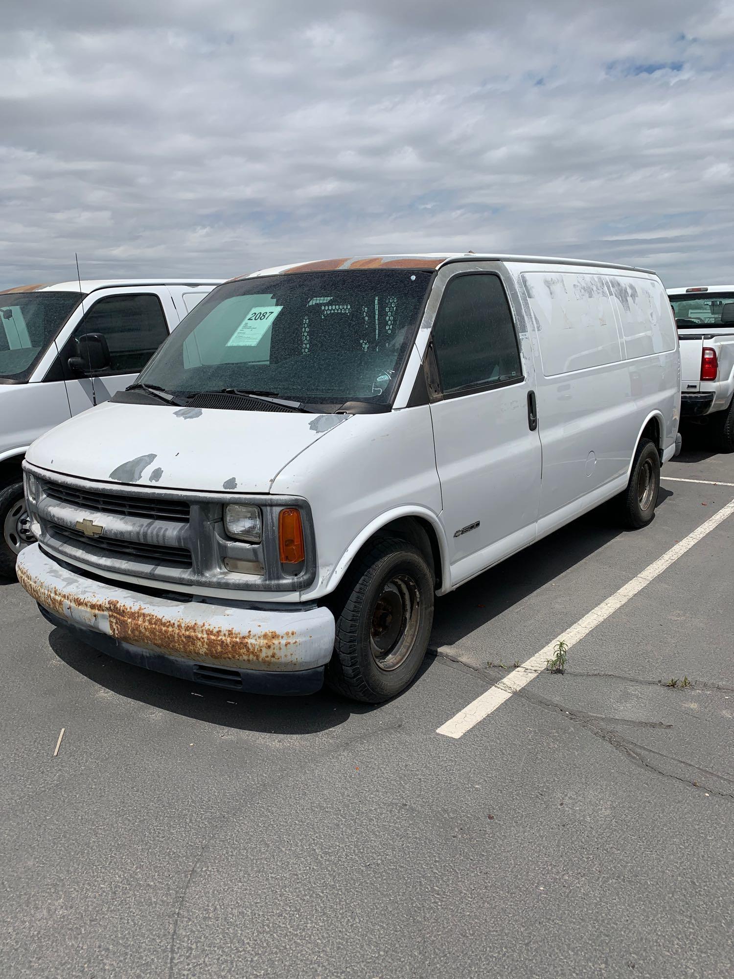 2000 CHEV CARGO VAN