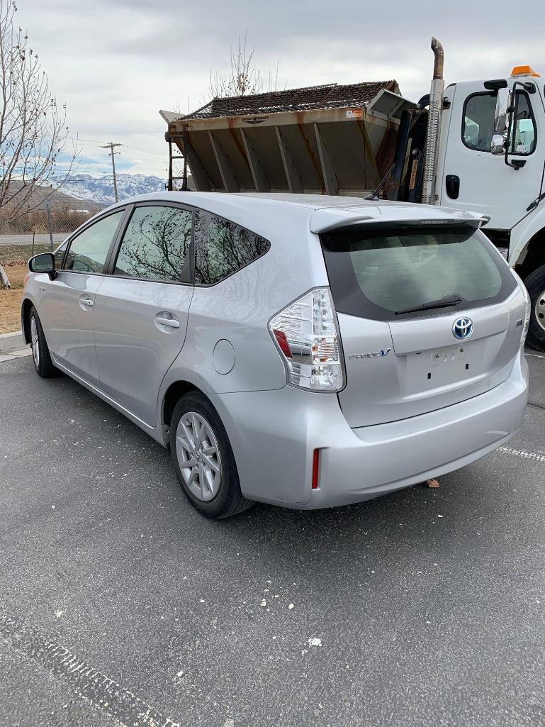 2012 TOYOTA PRIUS V