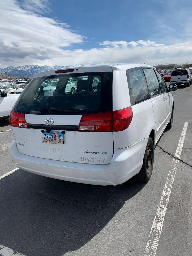 2005 TOYOTA SIENNA