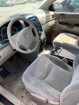 2005 TOYOTA SIENNA