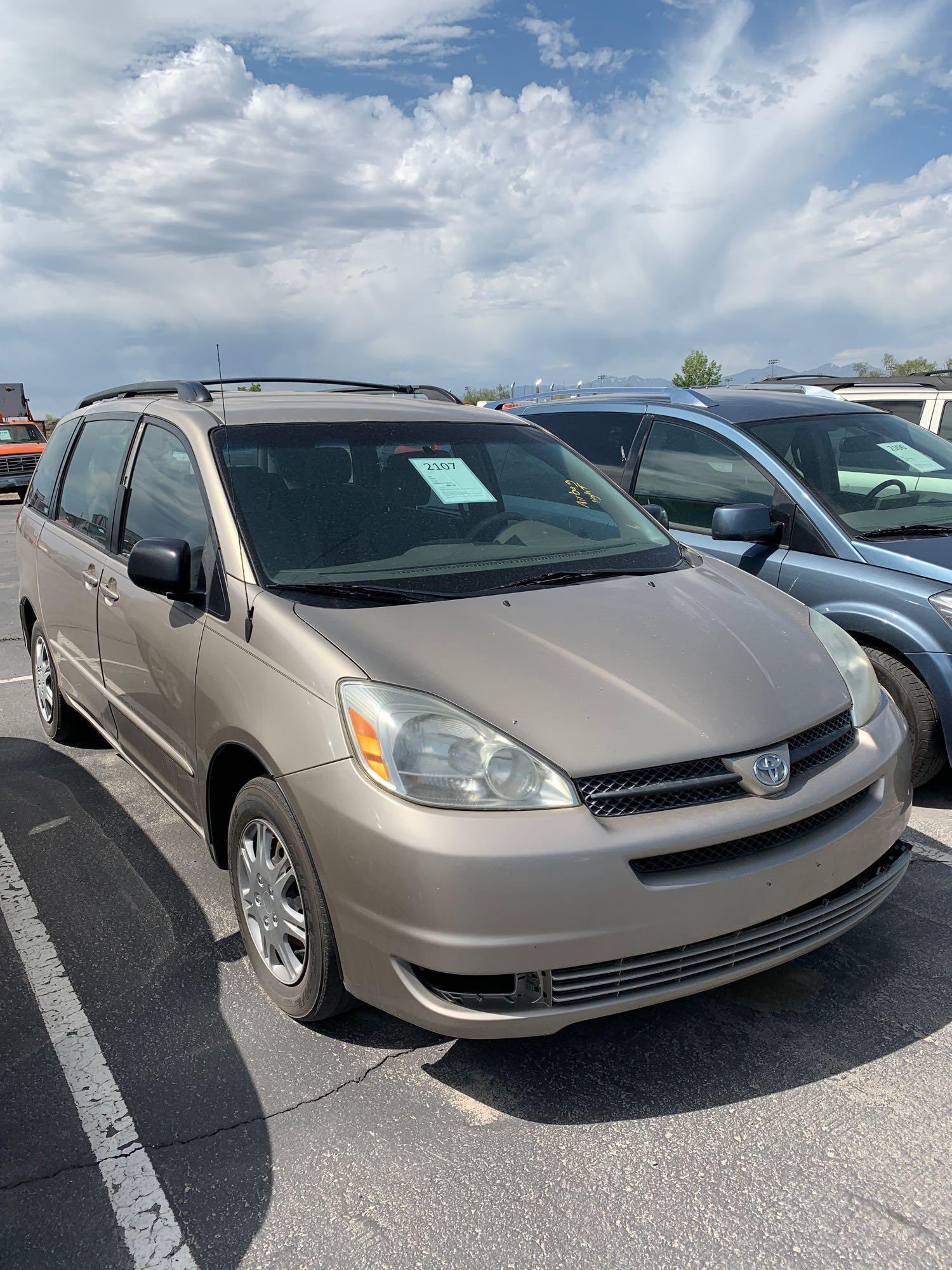 2005 TOYOTA SIENNA