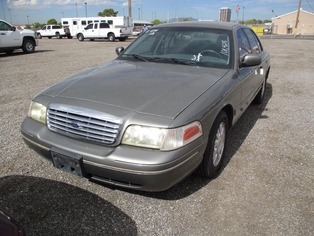 2003 FORD CROWN VIC LX