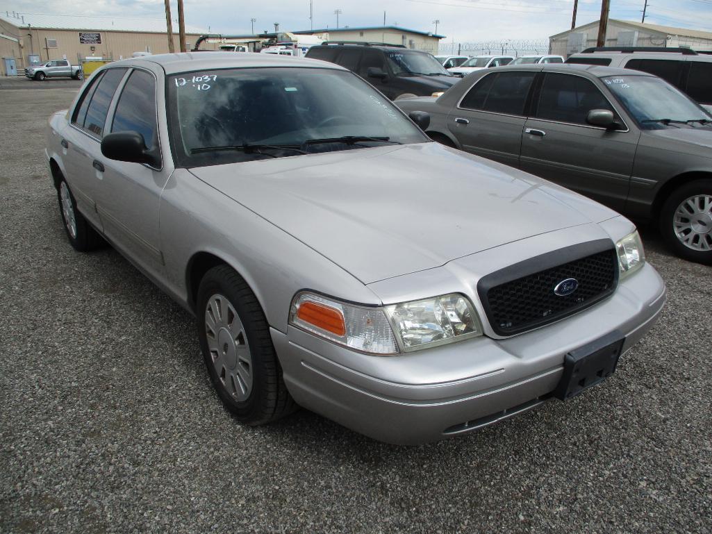 2010 FORD CROWN VIC