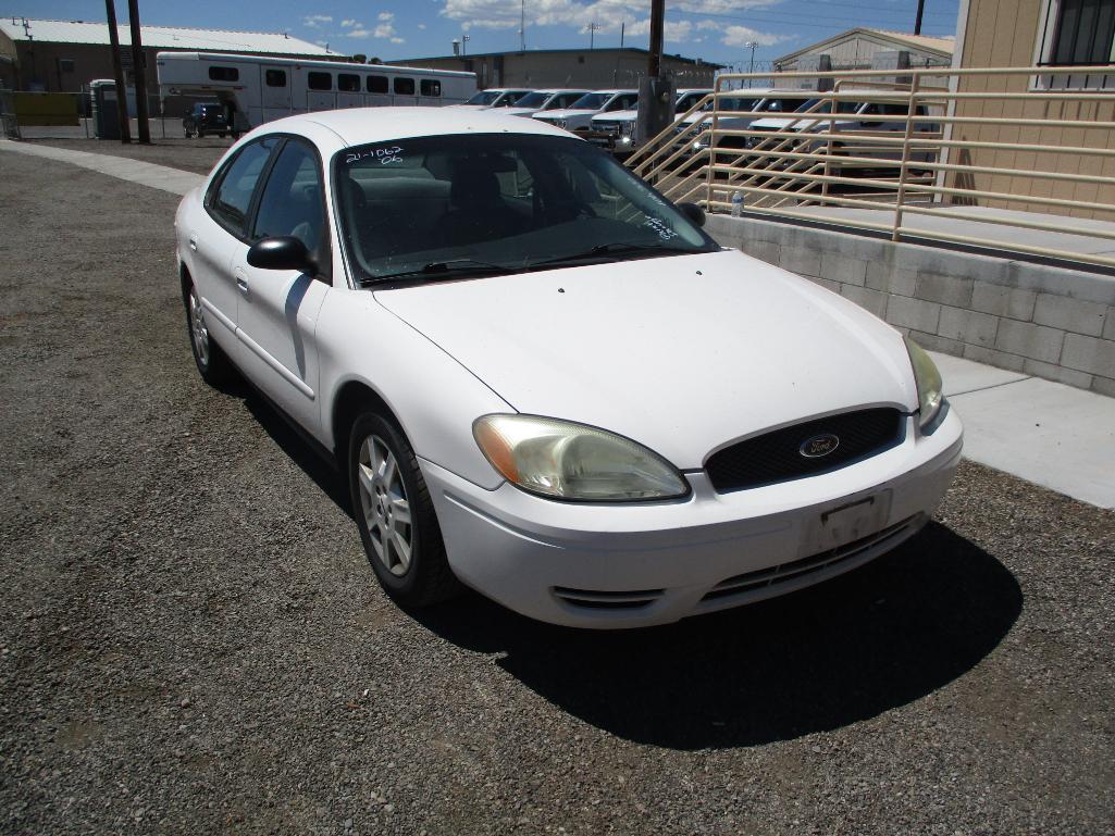 2006 FORD TAURUS SE