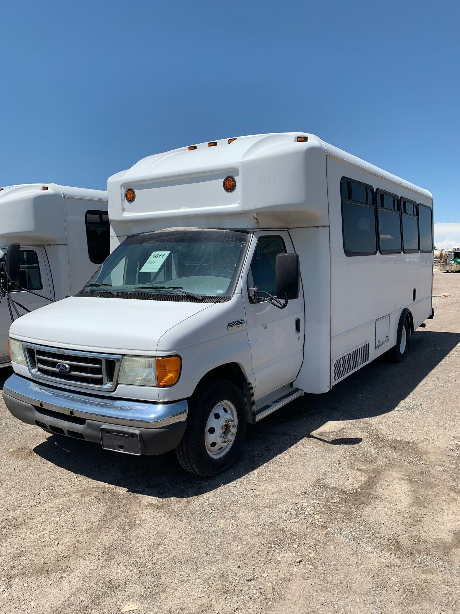 2007 FORD E450 SHUTTLE BS