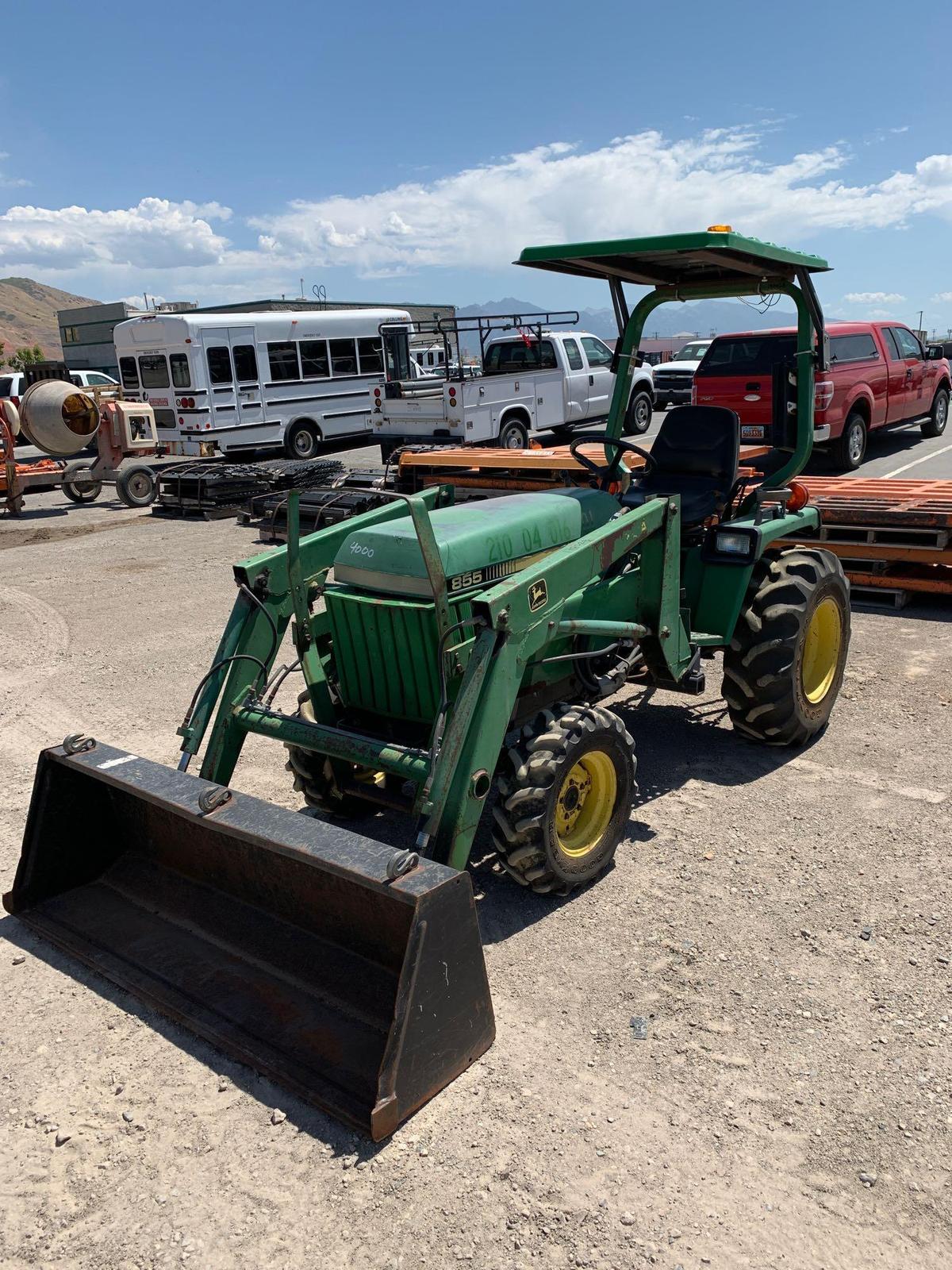 JOHN DEERE 855 TRACTOR