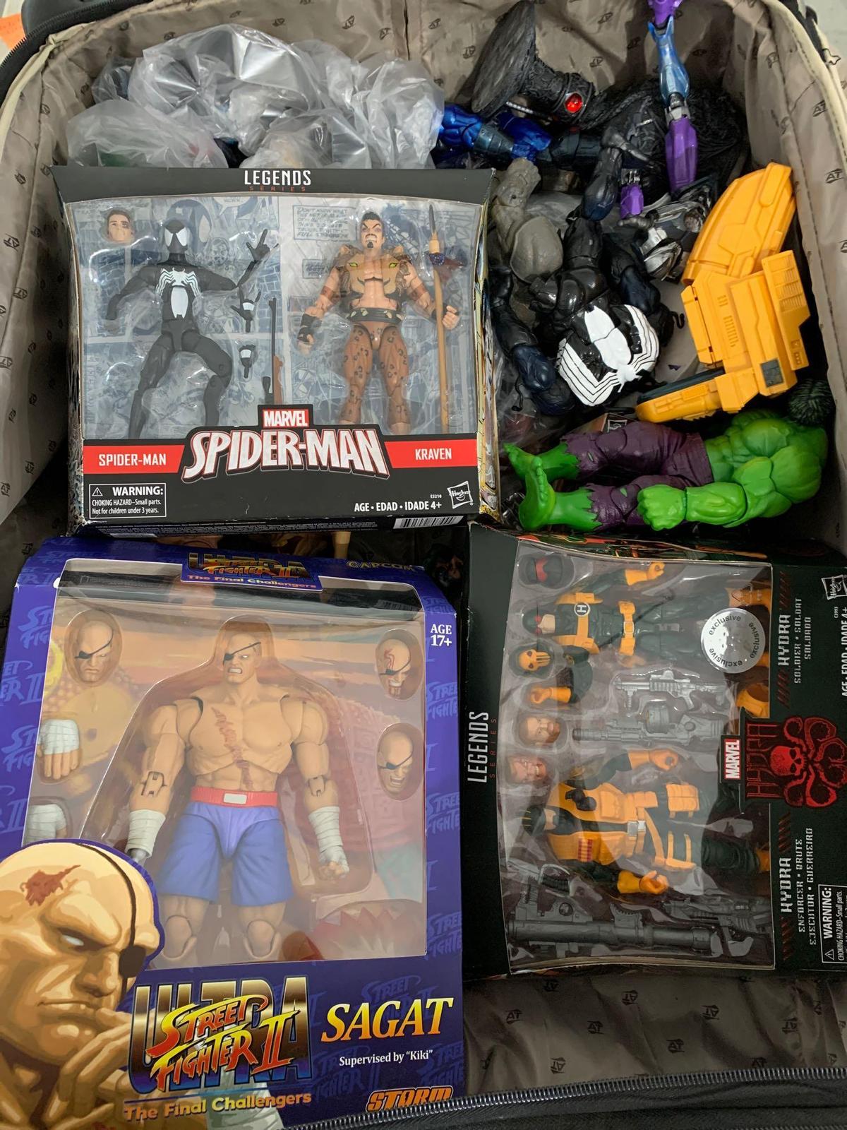 SUITCASE W/ ACTION FIGURES