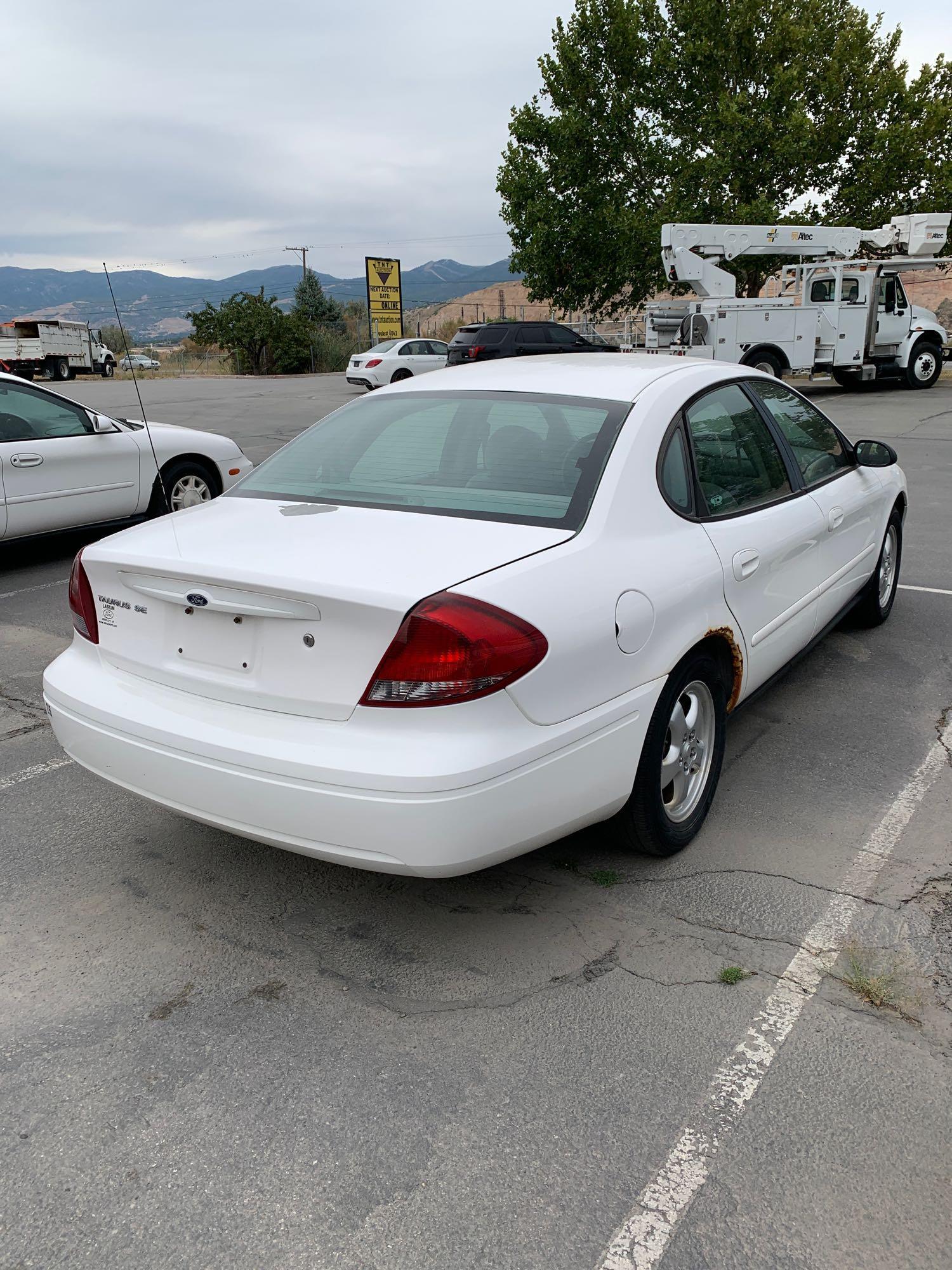 2005 FORD TAURUS