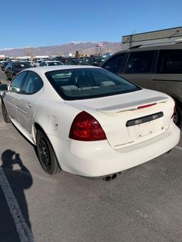 2004 PONTIAC GRAND PRIX