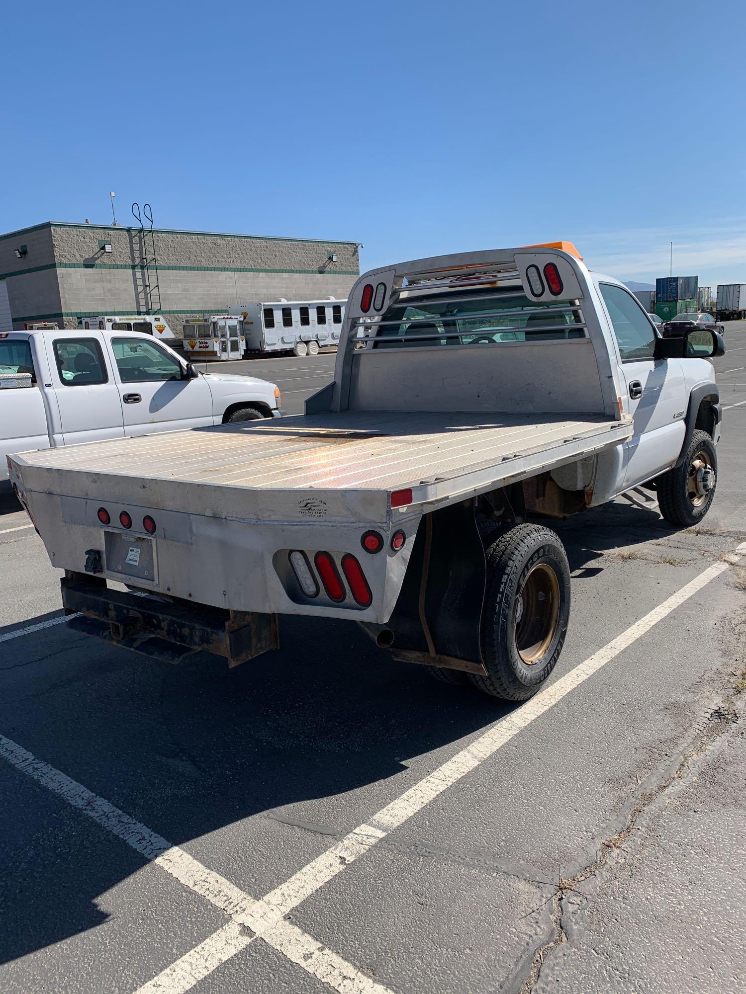 2004 CHEV 3500 FLATBED