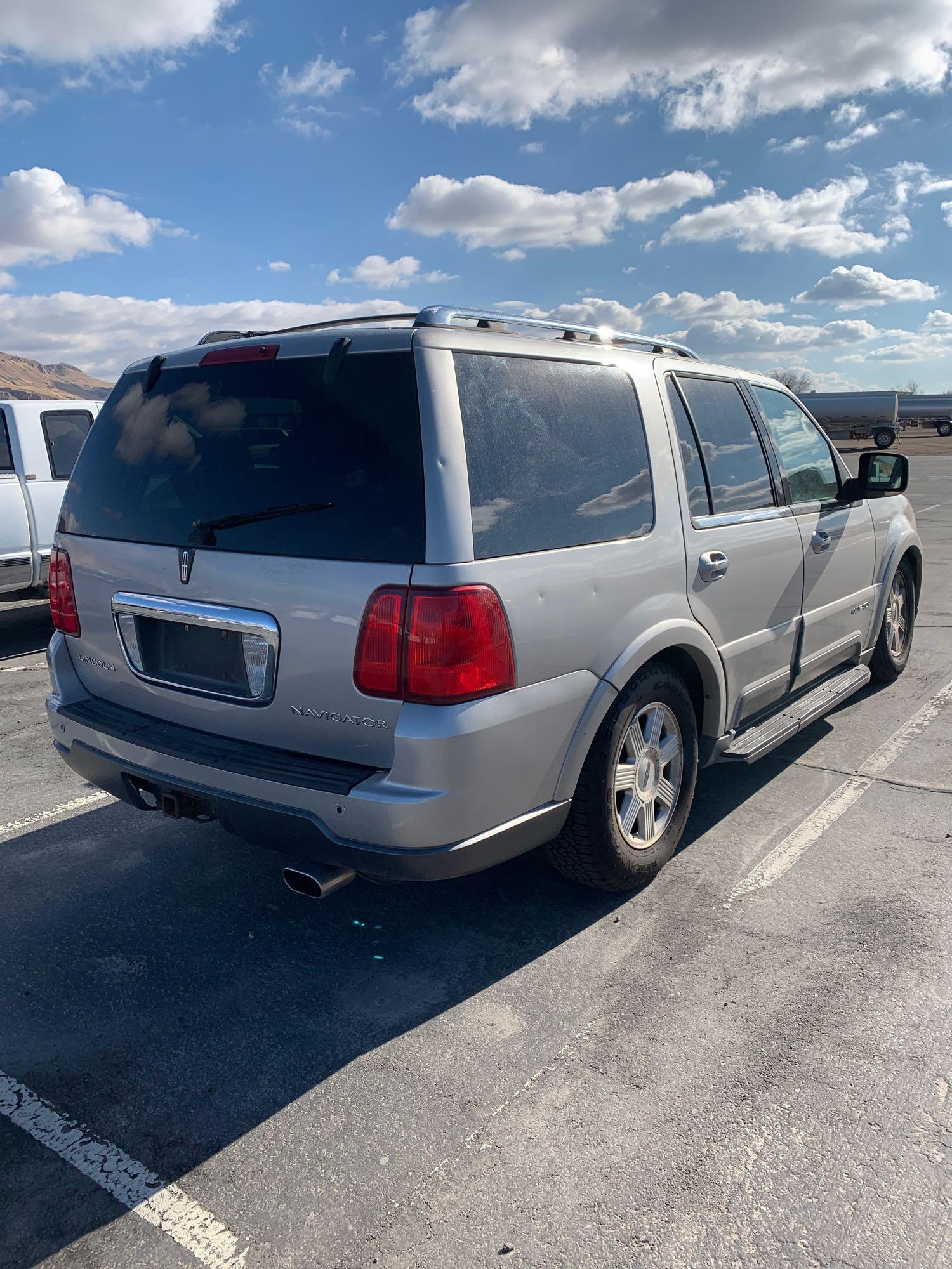 2004 LINCOLN NAVIGATOR 4X4