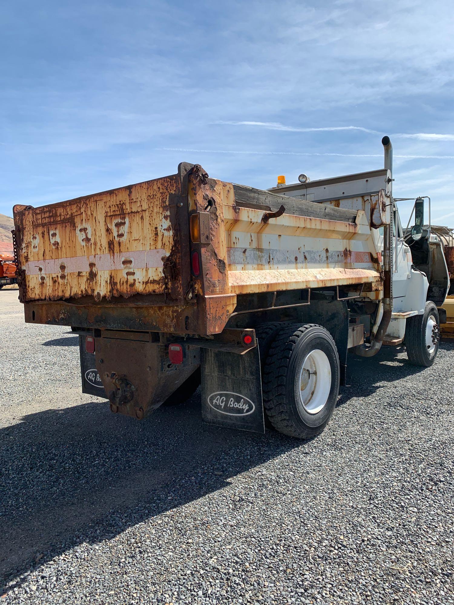 1995 FORD L8000 DUMP