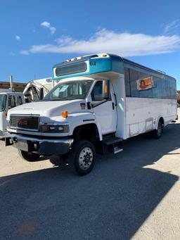 2009 GMC SHUTTLE BUS 4X4