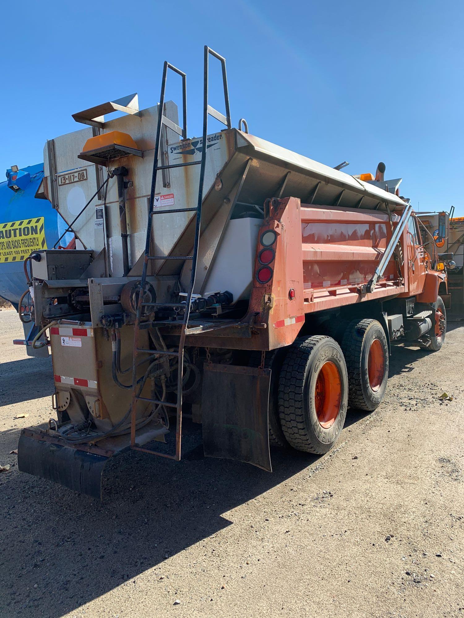 2001 INTL 2674 DUMP