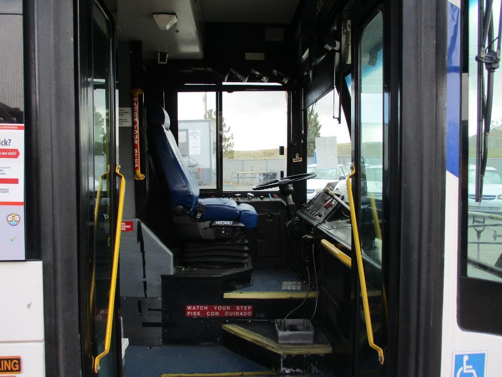 2006 GILLIG G29D102N4 BUS