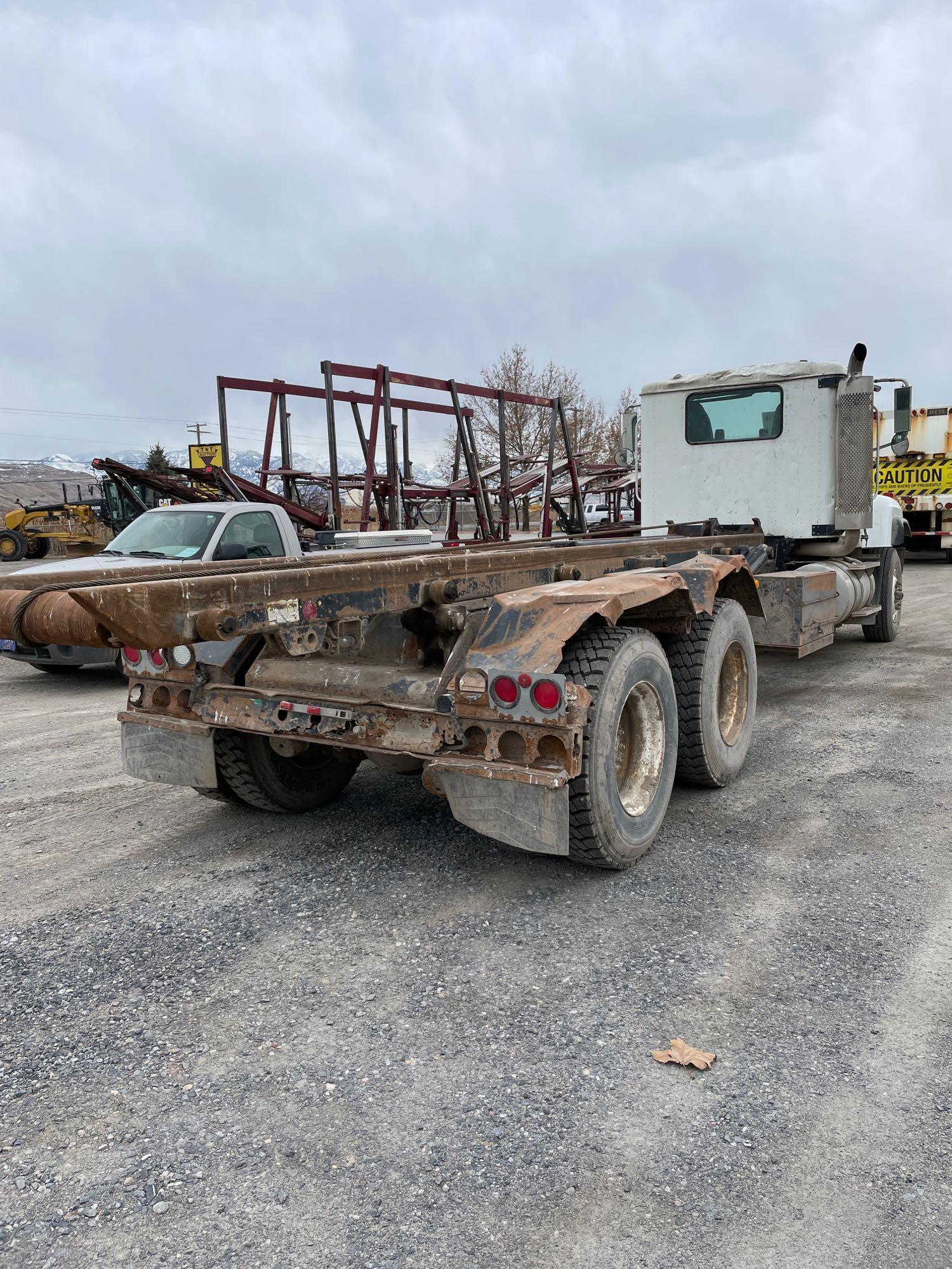 2004 INTL 5500I ROLL OFF