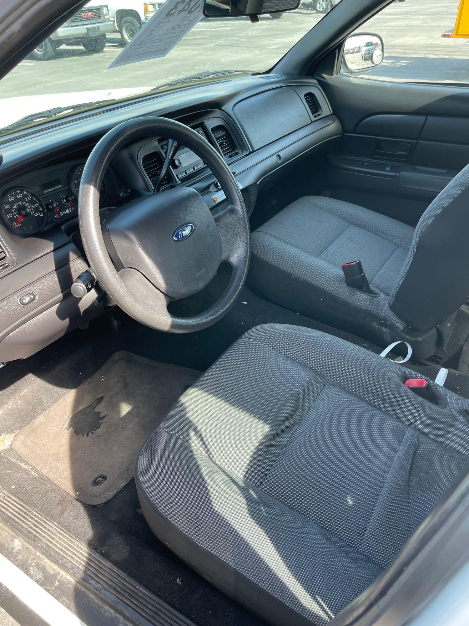 2011 FORD CROWN VIC