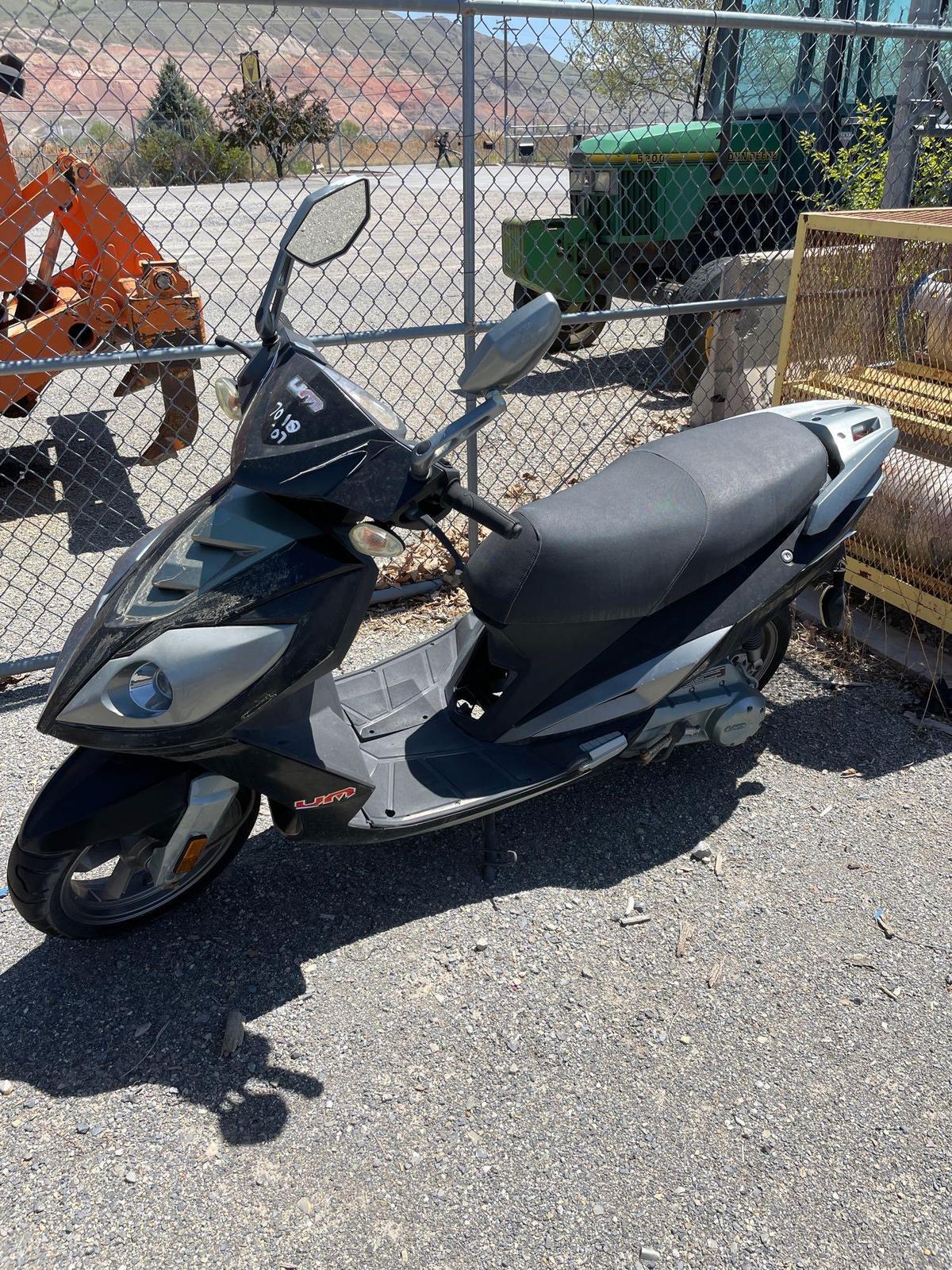 2007 RUNI MATRIX SCOOTER