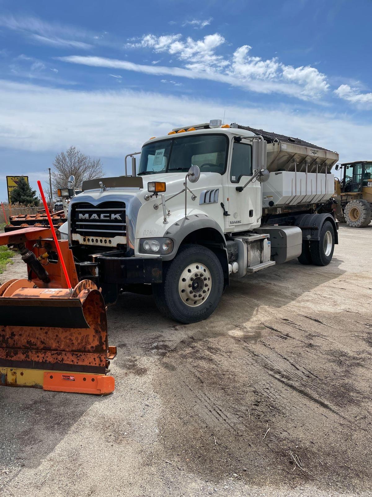 2013 MACK GRANITE HOOK TK