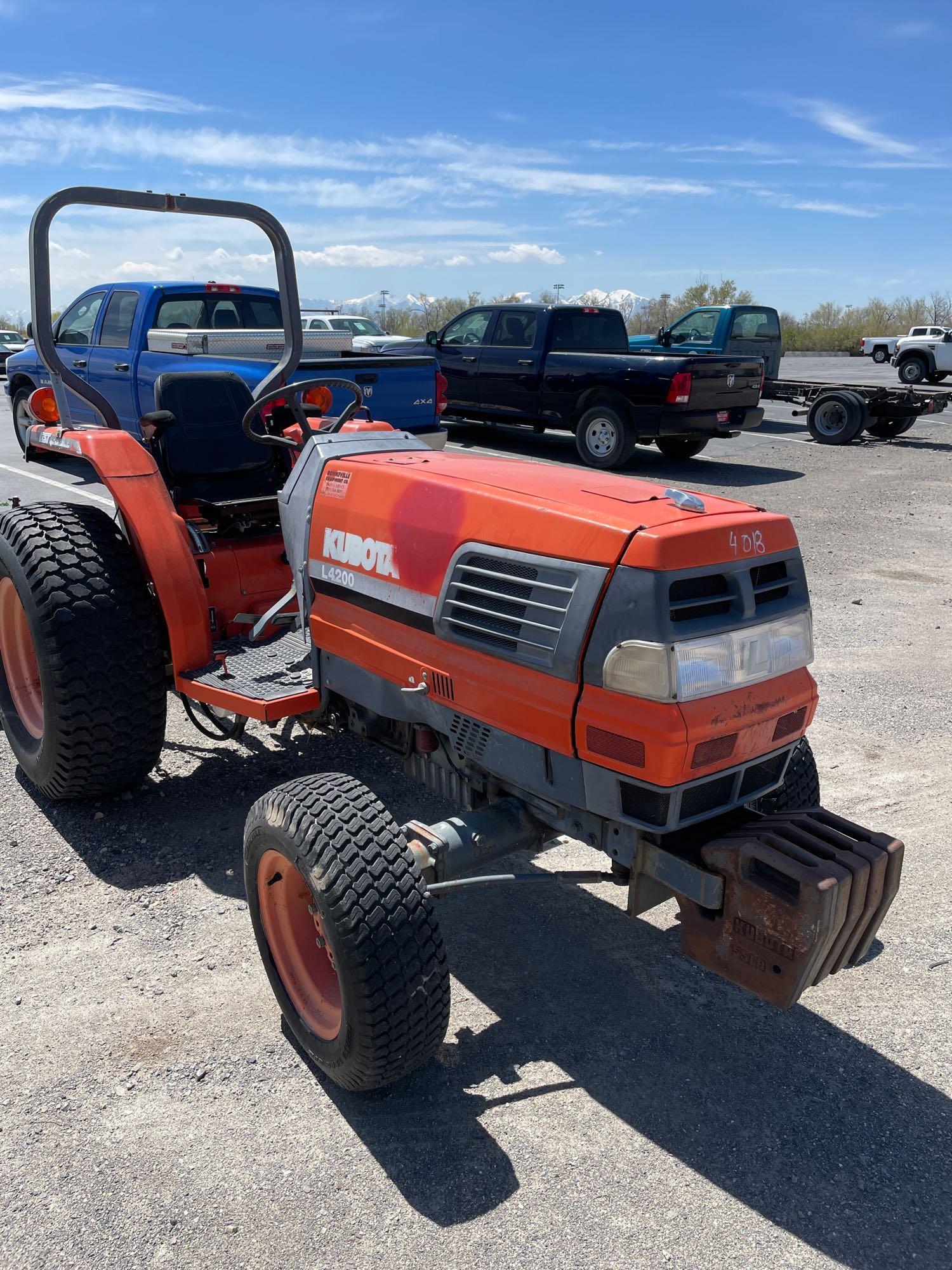 KUBOTA L4200 TRACTOR