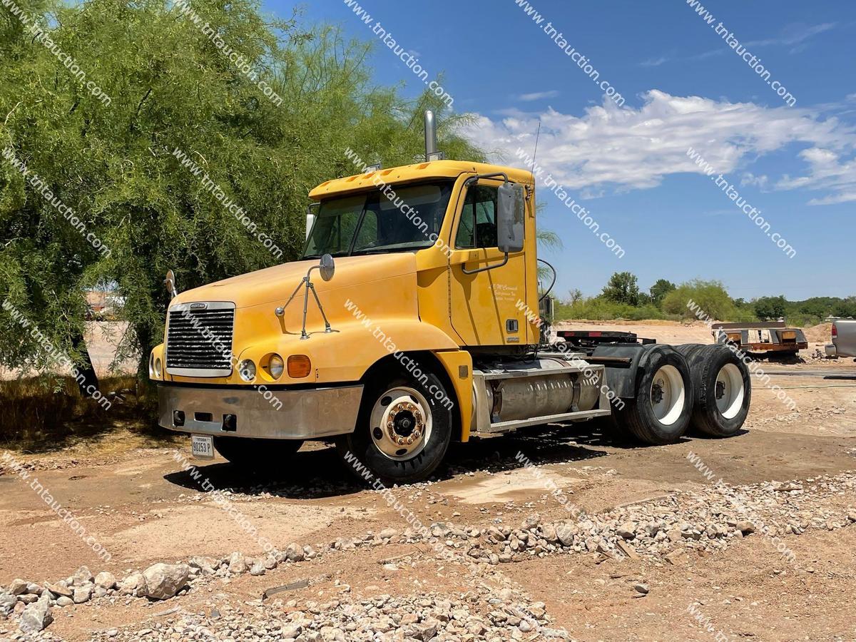 2000 FREIGHTLINER FC2 DAY CAB