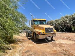 2000 FREIGHTLINER FC2 DAY CAB