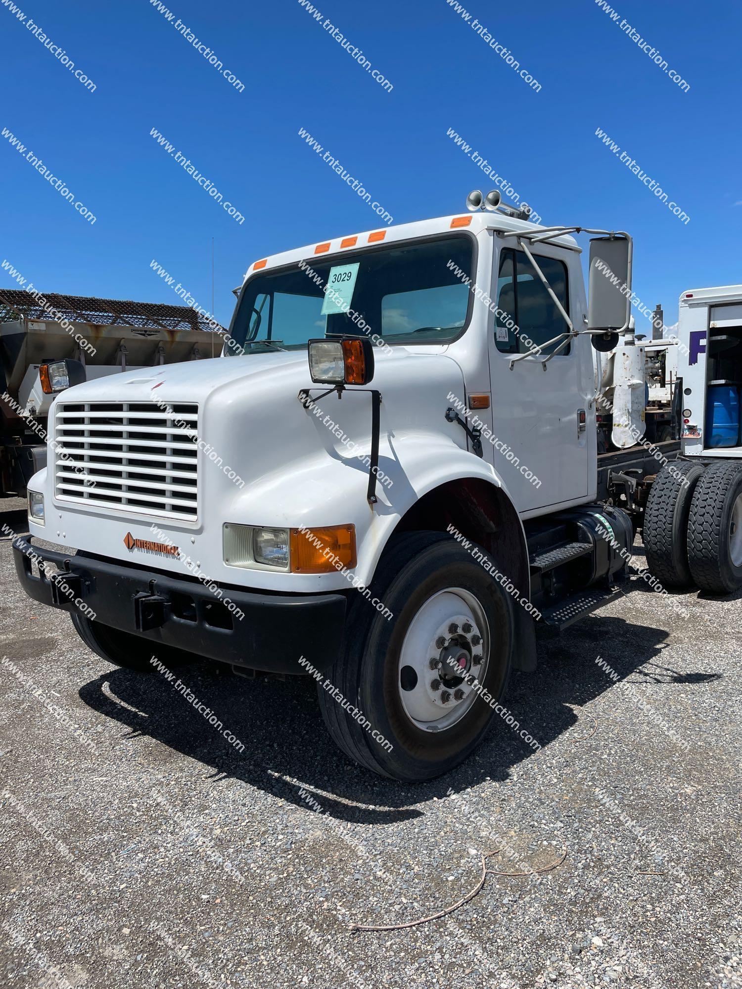 1990 INTL 4900 CAB & CHAS