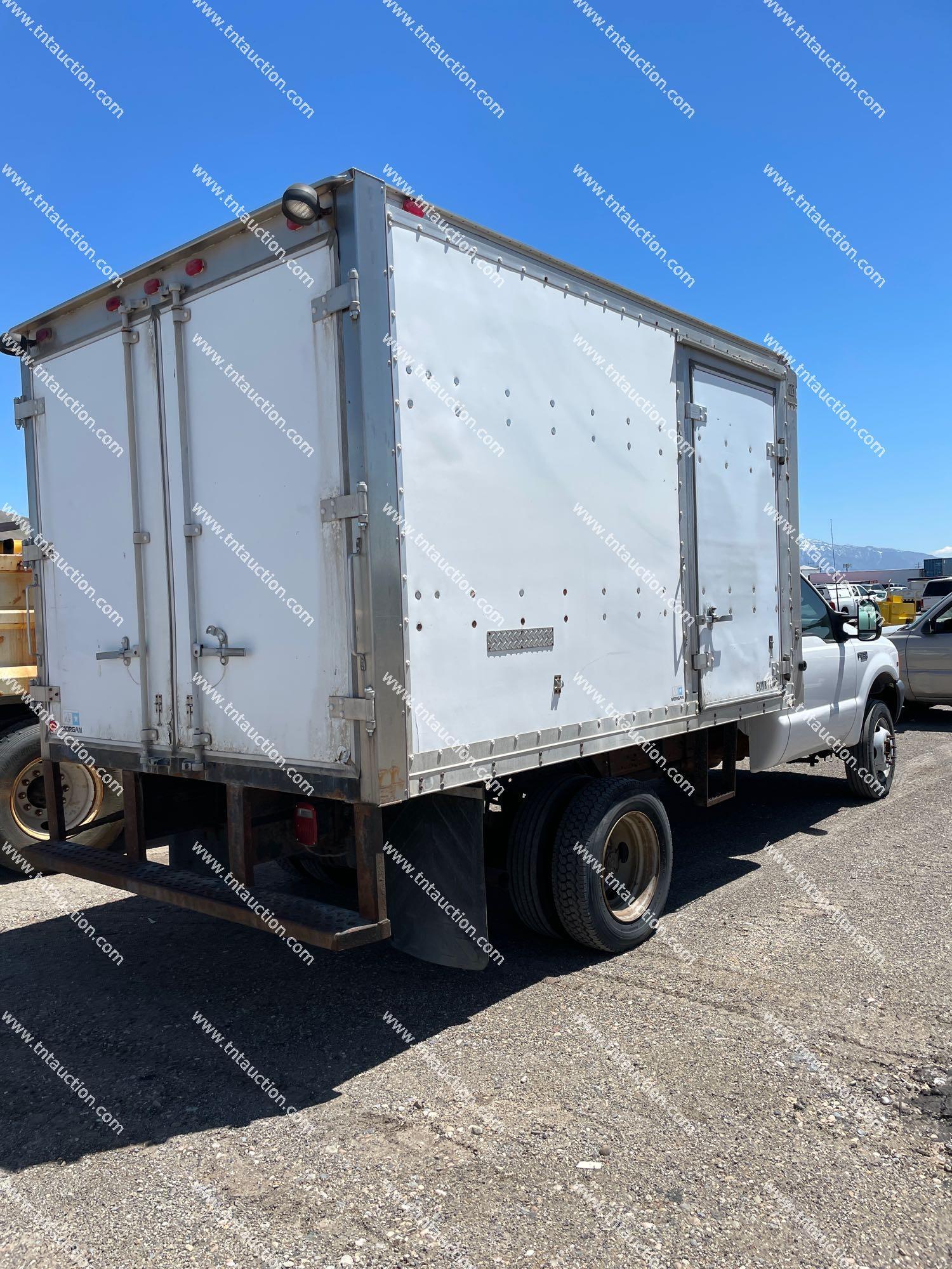 1999 FORD F550 BOX TRUCK