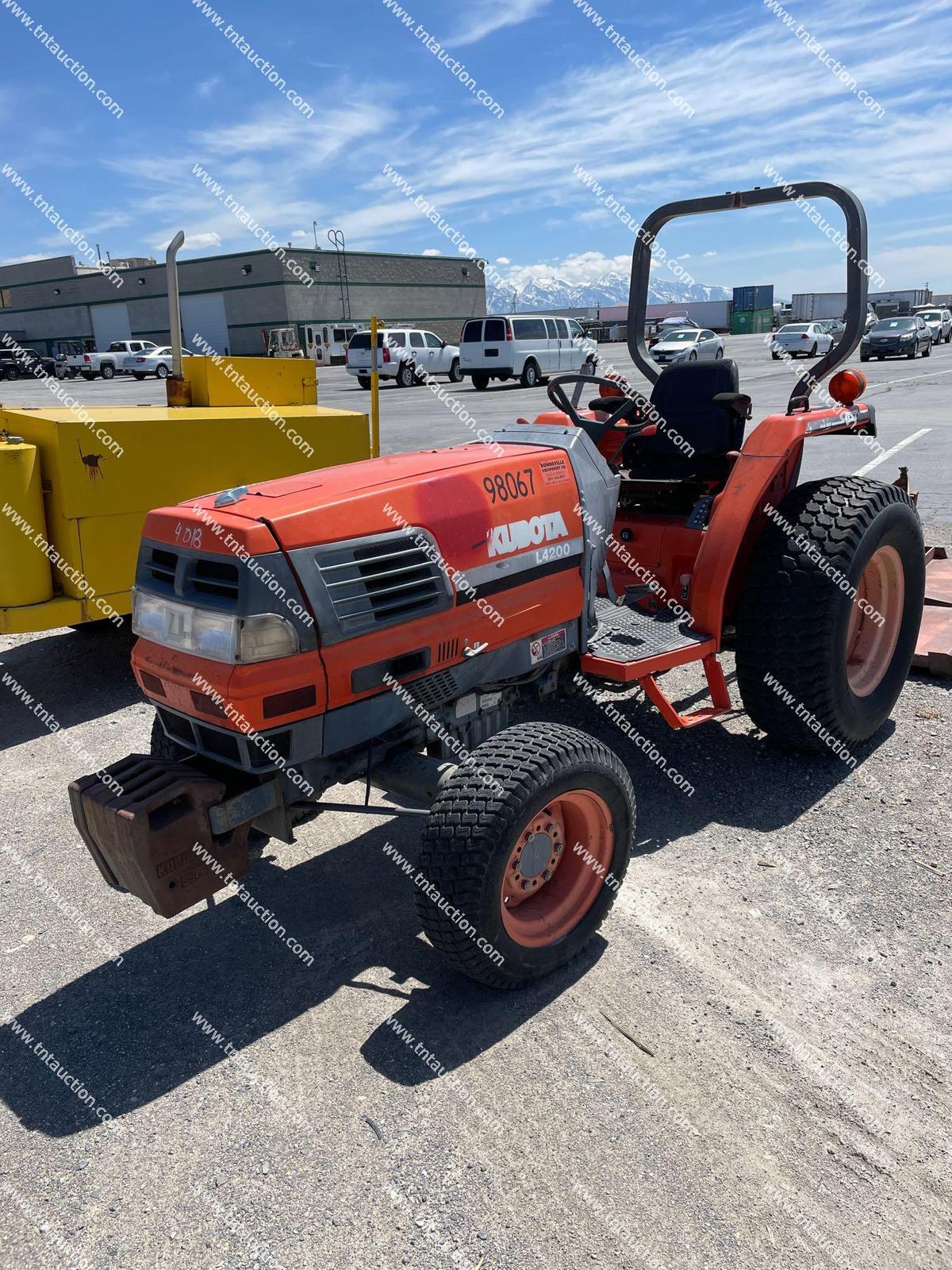 KUBOTA L4200 TRACTOR