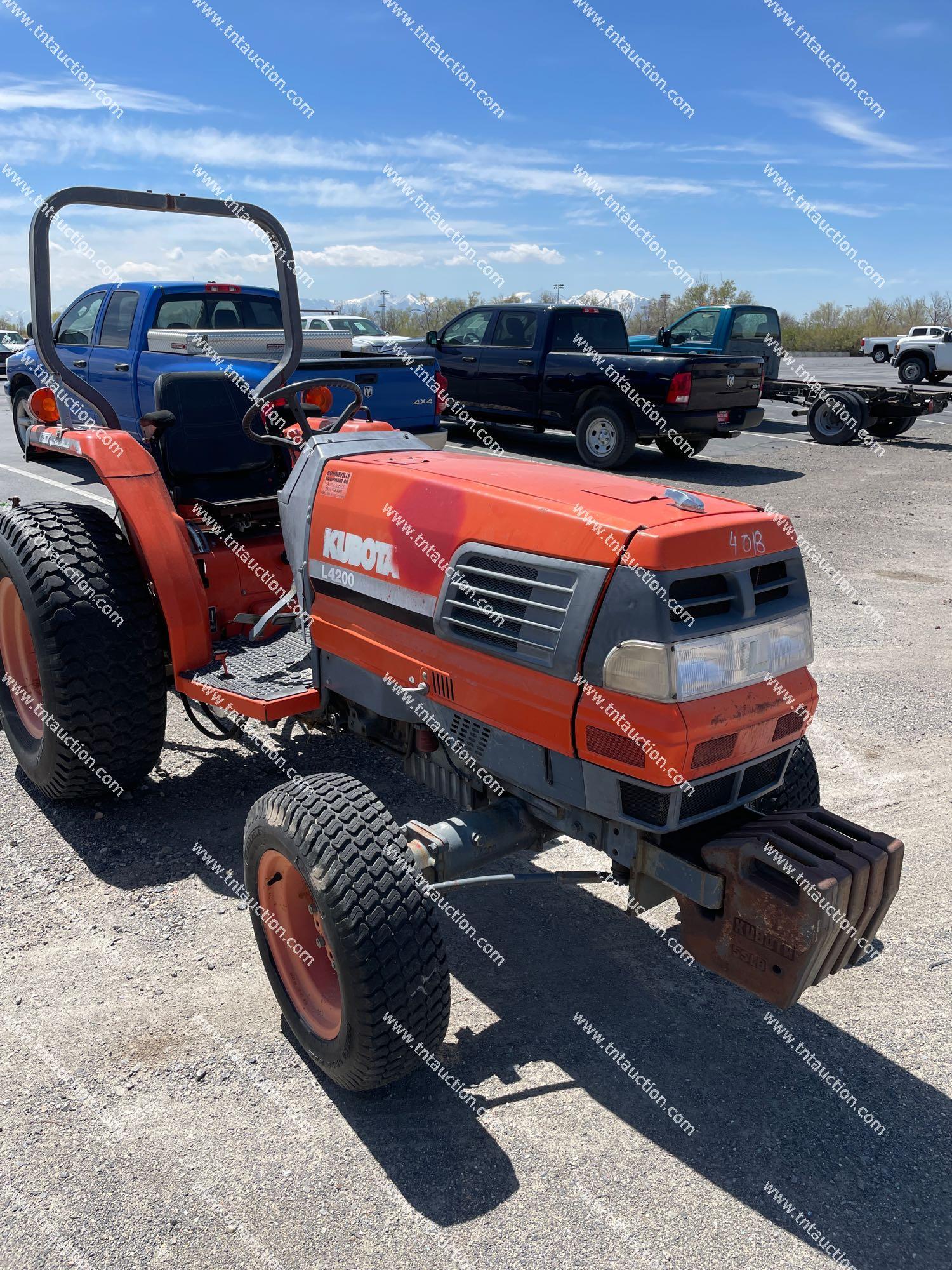 KUBOTA L4200 TRACTOR