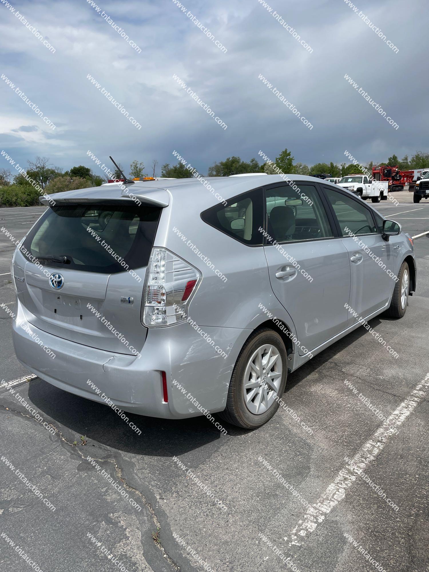 2012 TOYOTA PRIUS V