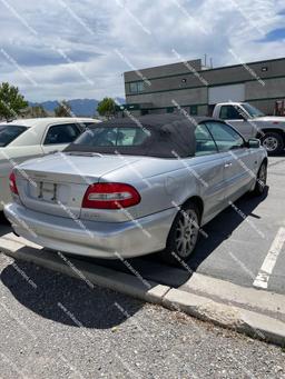 2004 VOLVO C70