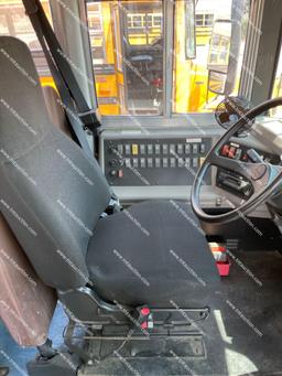 2004 FREIGHTLINER 72 PASS BUS