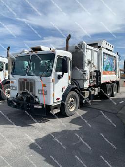 2014 PETERBILT 320 CNG