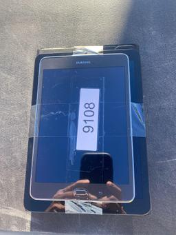 4 SAMSUNG TABLETS