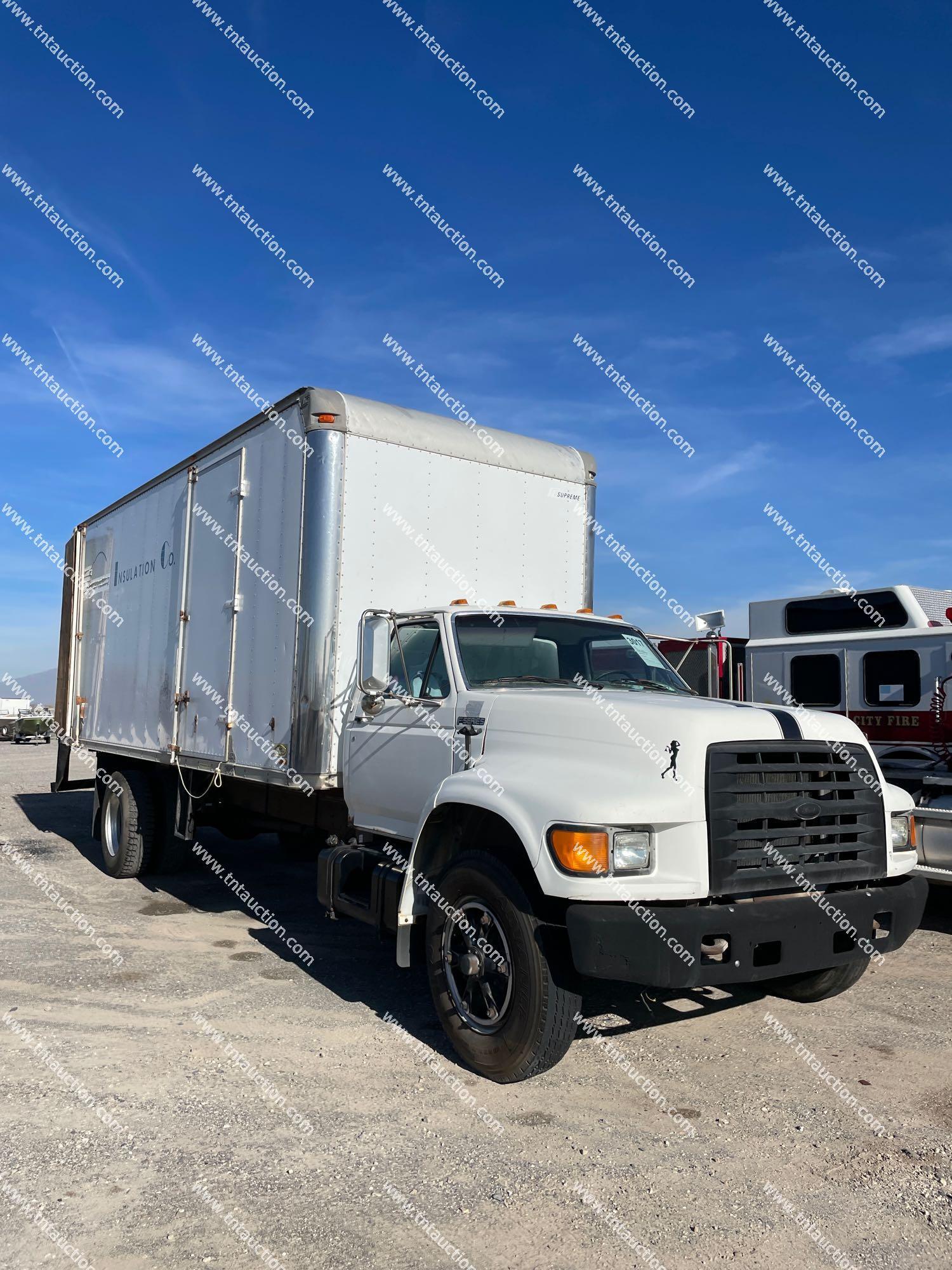 1998 FORD F700 BOX TRUCK