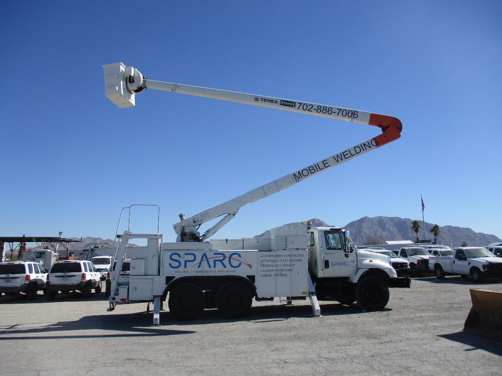 2003 INTL 7400 BUCKET TRUCK