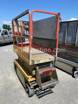 JLG Scissor Lift