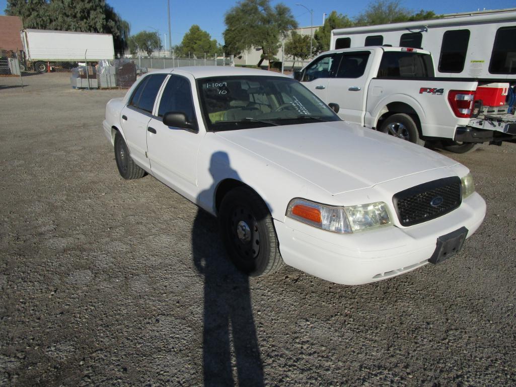 2110 Ford Crown Vic