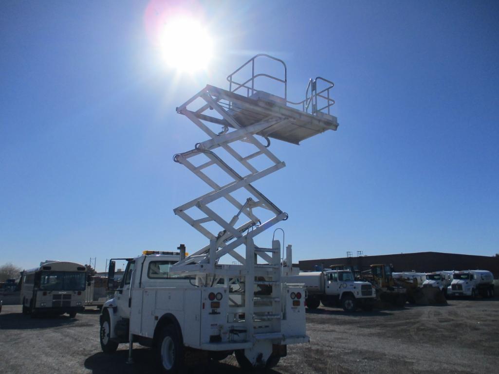 2007 Intl 4300 SBA Man Lift