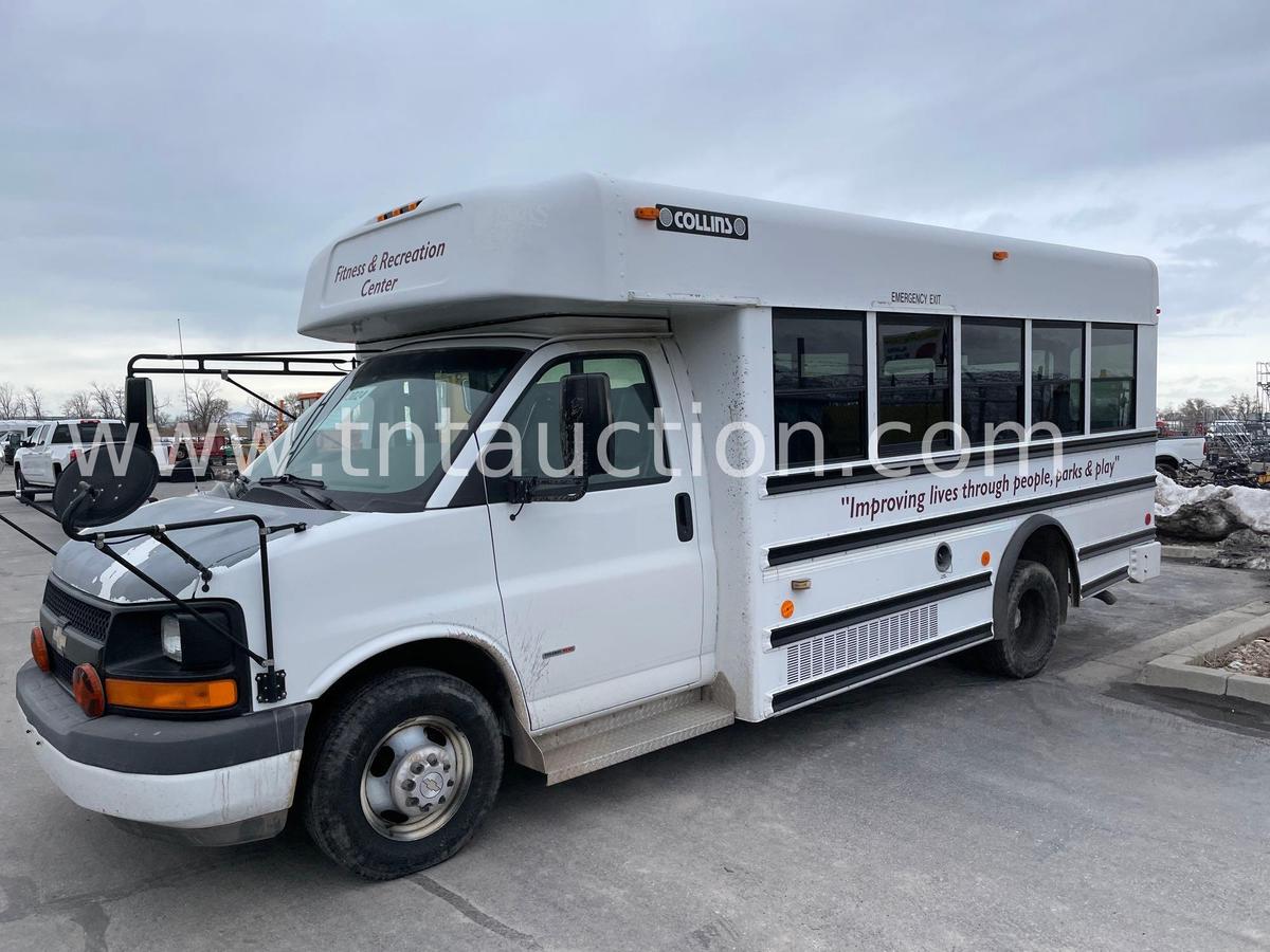 2007 Chev Shuttle Bus