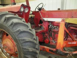 IH 656 Tractor