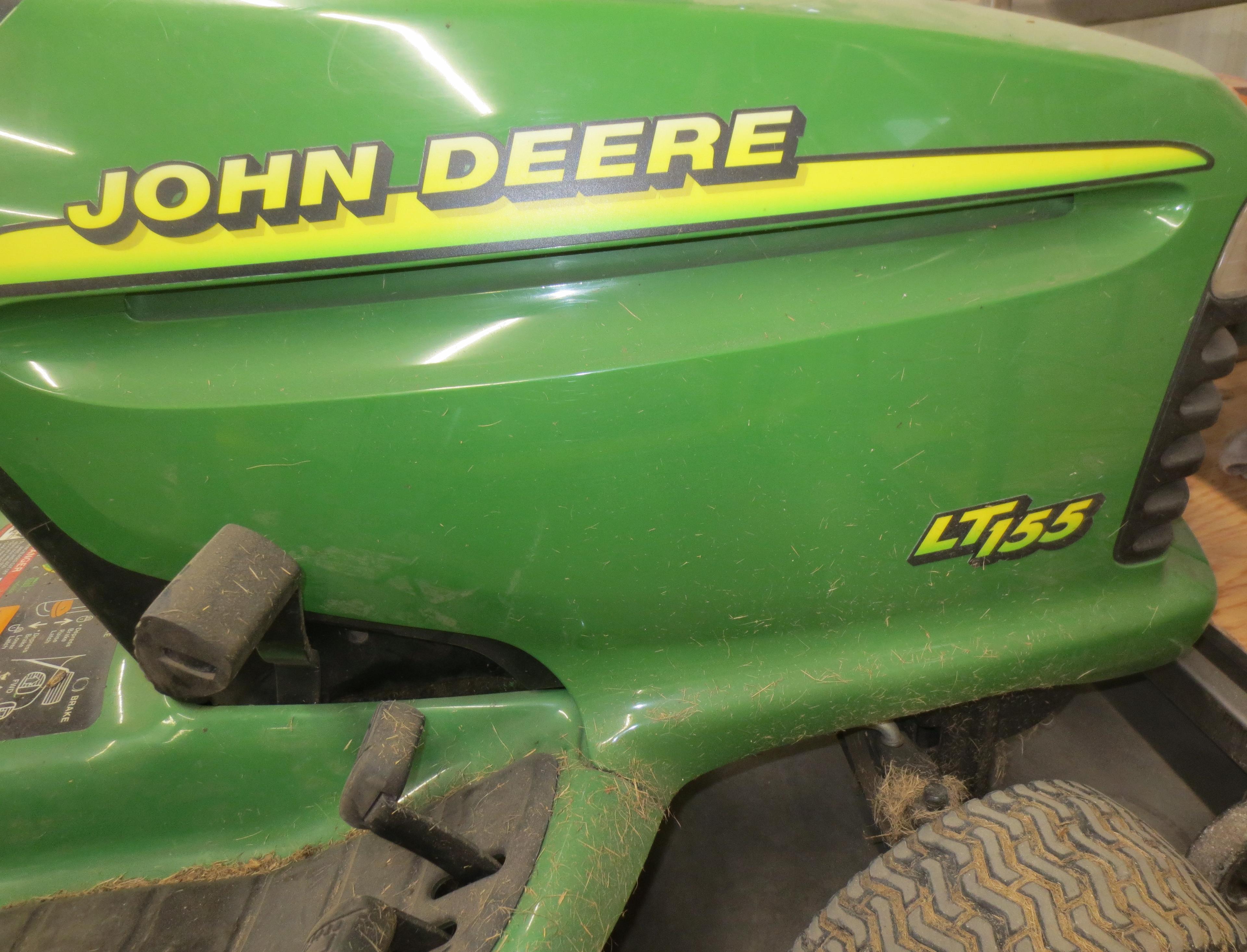 John Deere LT155, Riding Mower W/Blade, 42" Mulching Deck