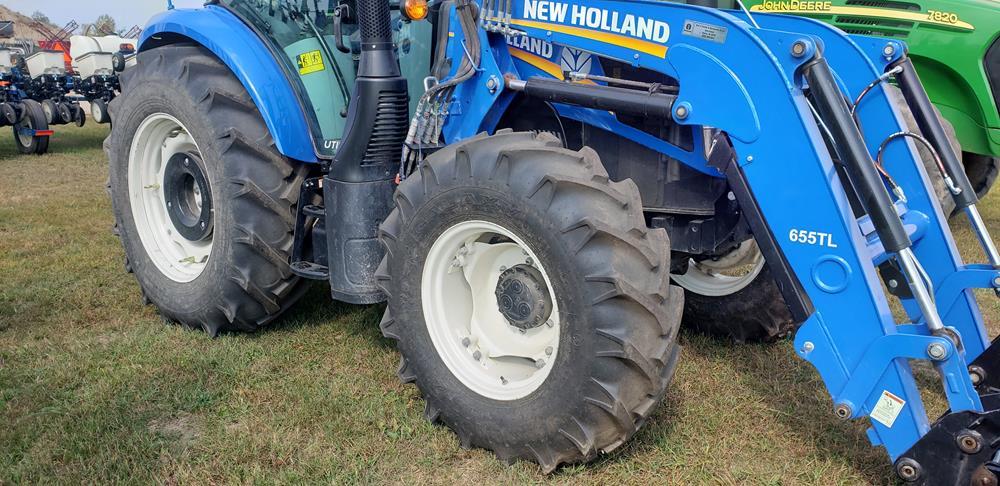 New Holland Powerstar 120  - 250 hours, loader, cab, 4wd