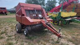 New Idea 4845 round baler